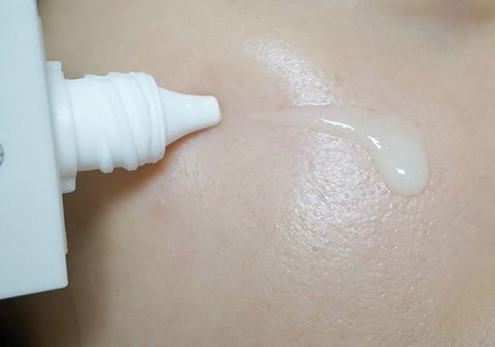『誇張的好用！ ’VELLA 72小時水光防曬精華液SPF50，PA+++ 30ml 